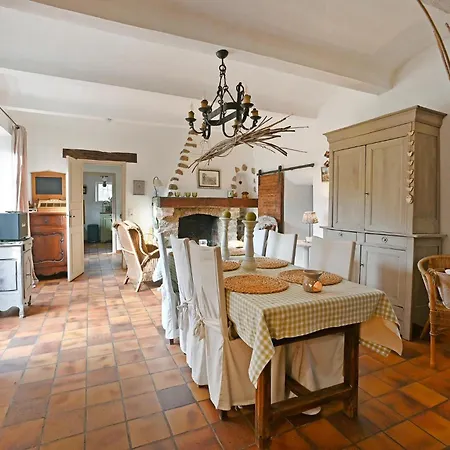 3 Bedroom Stunning In *